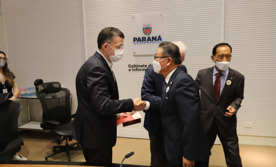 O vice governador Darci Piana e o Diretor Presidente da Invest Paraná, Eduardo Bekin participam nesta segunda-feira (29), de audiencia com o presidente da Câmara de Comércio e Indústria Brasil Coreia do Sul no Palacio Iguacu. Curitiba, 29/11/2021 - Foto: Geraldo Bubniak/AEN