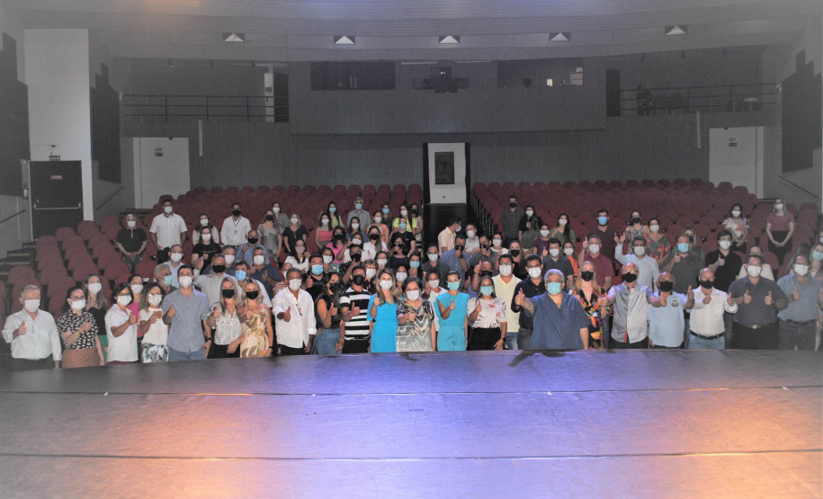 Desde segunda-feira (22), o programa PlanificaSUS teve a adesão formalizada de 115 municípios do Estado e de todos os consórcios da macrorregião Noroeste. Um a um, prefeitos e secretários municipais das Regionais de Saúde assinaram o termo de participação no projeto. - Curitiba, 25/11/2021 - Foto: Maria Sezineide Cavalcante de Melo - 11RS