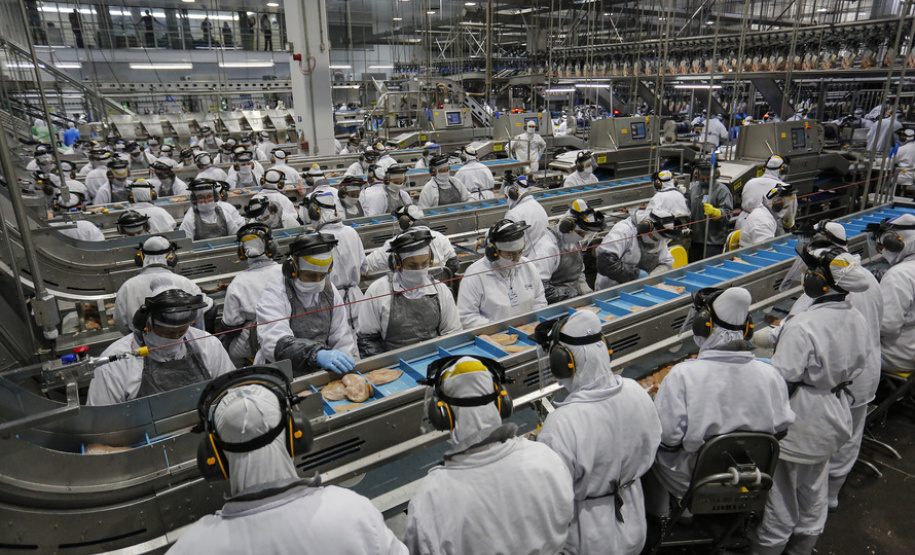 Semana começa com 12.915 empregos disponíveis nas Agências do Trabalhador