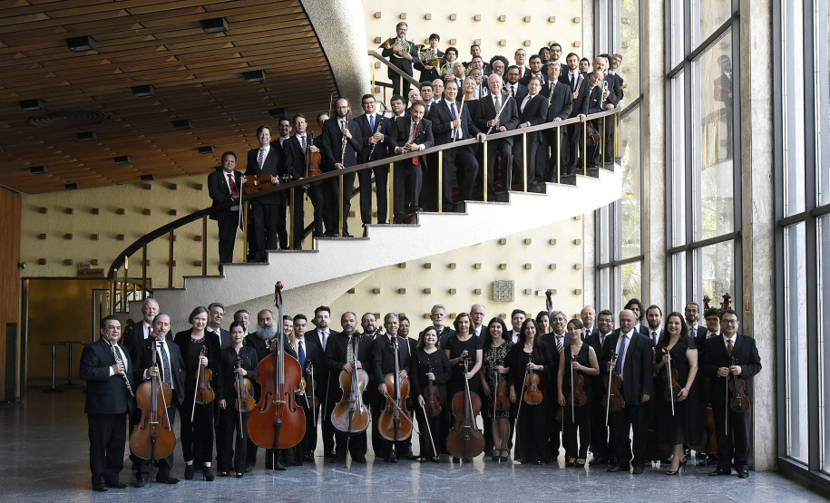 Orquestra Sinfônica do Paraná reencontra o público no grande auditório do Teatro Guaíra