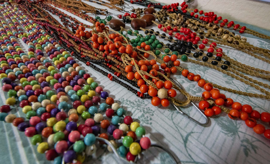 Artesãos de comunidades indígenas fazem a formação da Bolsa Qualificação. Foto: Kraw Penas/SECC