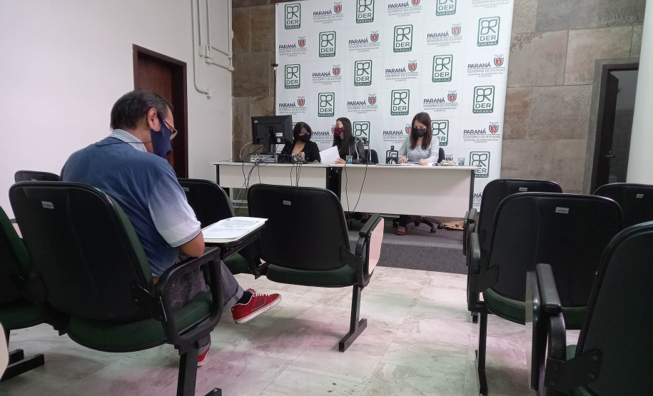 Abertura de envelopes de preços da licitação do projeto de ampliação da PR-463 entre Santo Inácio e Colorado - lote 02 -  Curitiba, 10/11/2021 - Foto: DER