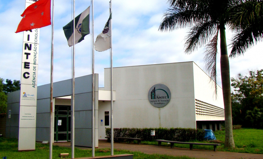 Docentes da UEL reforçam equipe da Aintec para agilizar processos de inovação  - Foto: UEL