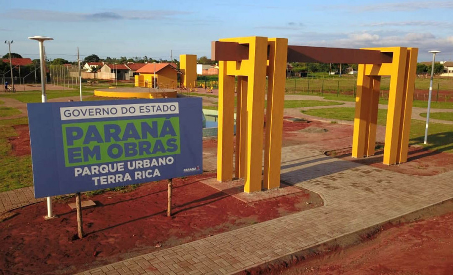 Moradores de Terra Rica e Diamante do Norte são convidadas as plantarem mudas nos Parques Urbanos - Curitiba, 12/11/2021 - Foto: SEDEST