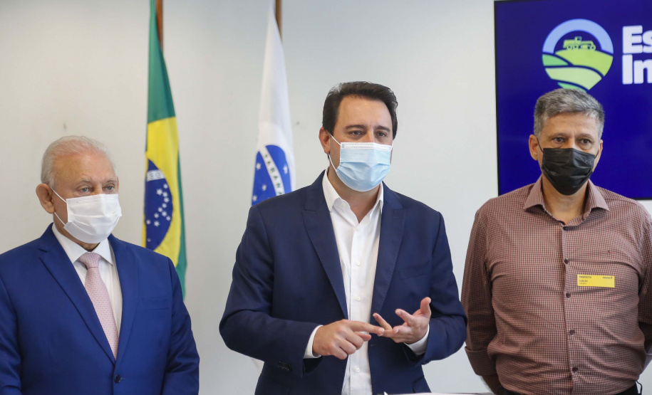 09.11.2021 - Governador Carlos Massa Ratinho Junior assina programa Estradas da Integração.