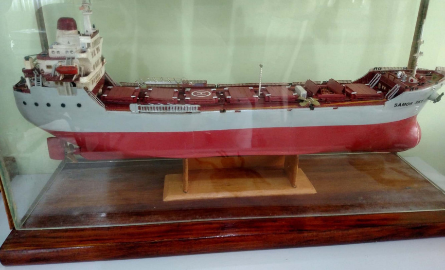 Atividade portuária é transformada em arte em exposição na Portos do Paraná