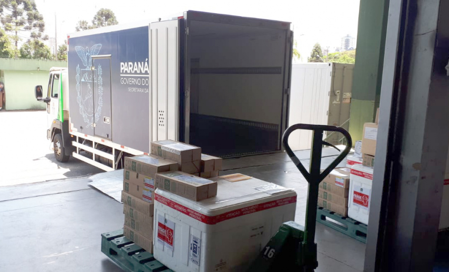 Estado entrega novas doses de vacina contra a Covid-19 às 22 Regionais de Saúde