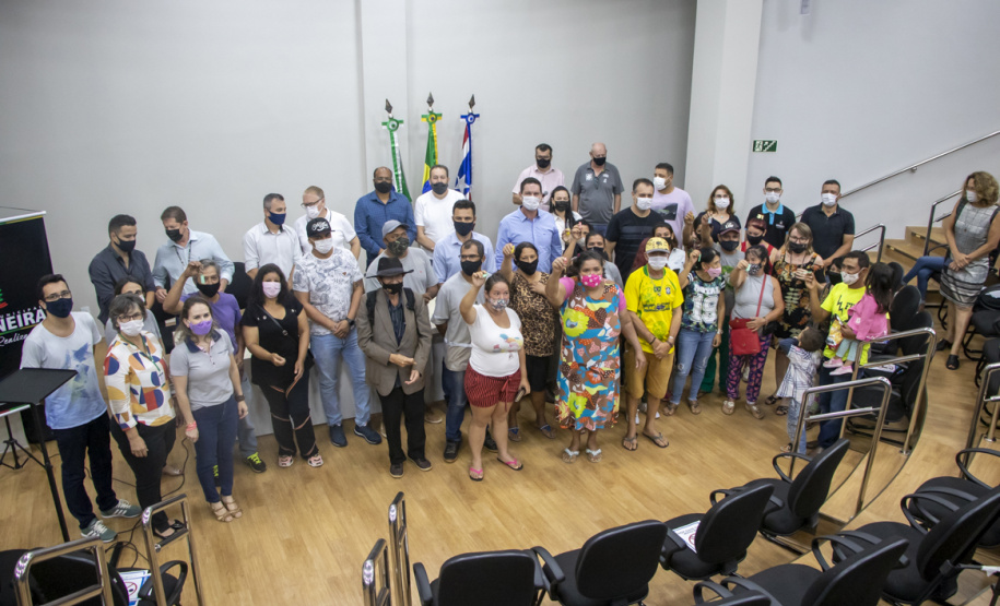 Famílias de Medianeira são realocadas de assentamentos precários para novas casas