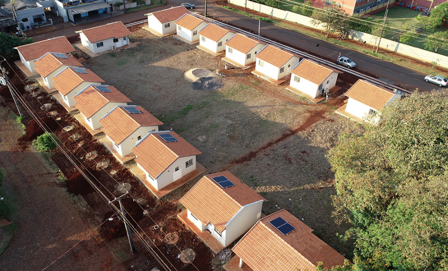 Famílias de Medianeira são realocadas de assentamentos precários para novas casas