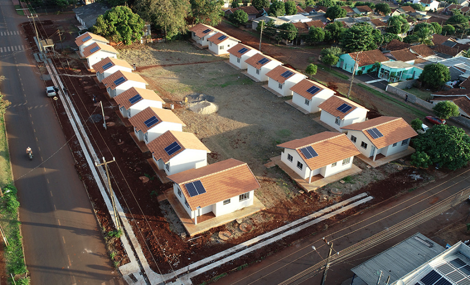 Famílias de Medianeira são realocadas de assentamentos precários para novas casas