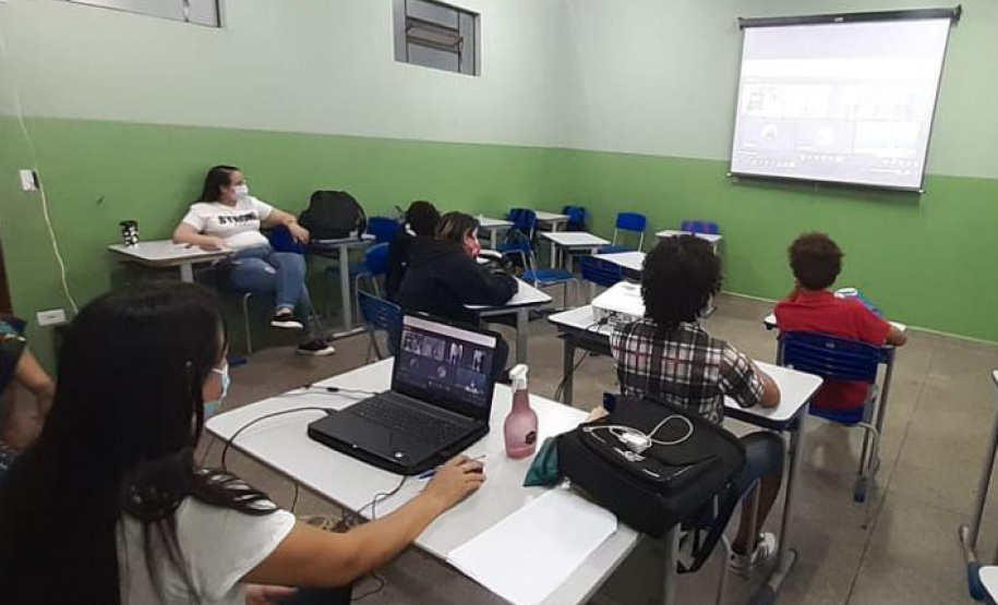 Uenp incentiva alunos negros e de baixa renda a ingressarem no Ensino Superior