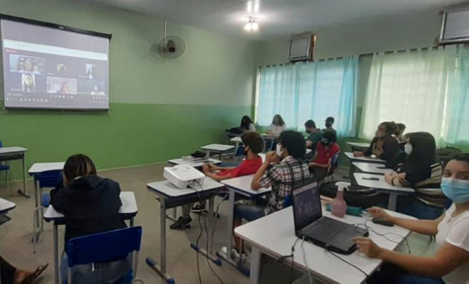 Uenp incentiva alunos negros e de baixa renda a ingressarem no Ensino Superior