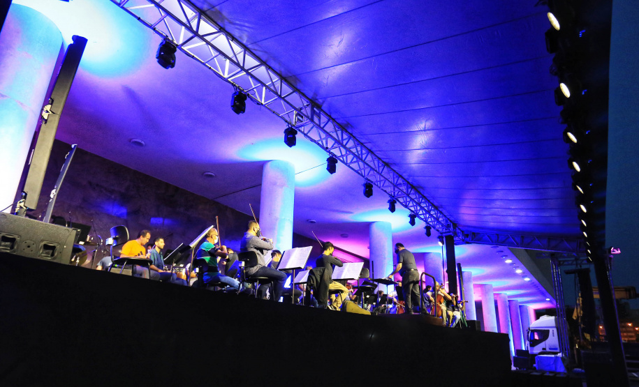 César Menotti e Fabiano participarão da abertura do Natal do Palácio Iguaçu