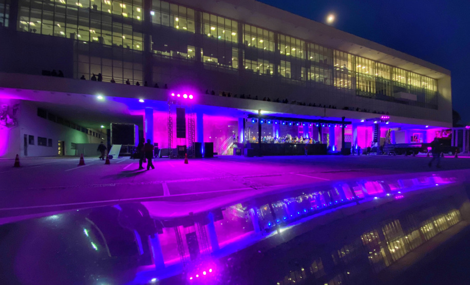 César Menotti e Fabiano participarão da abertura do Natal do Palácio Iguaçu