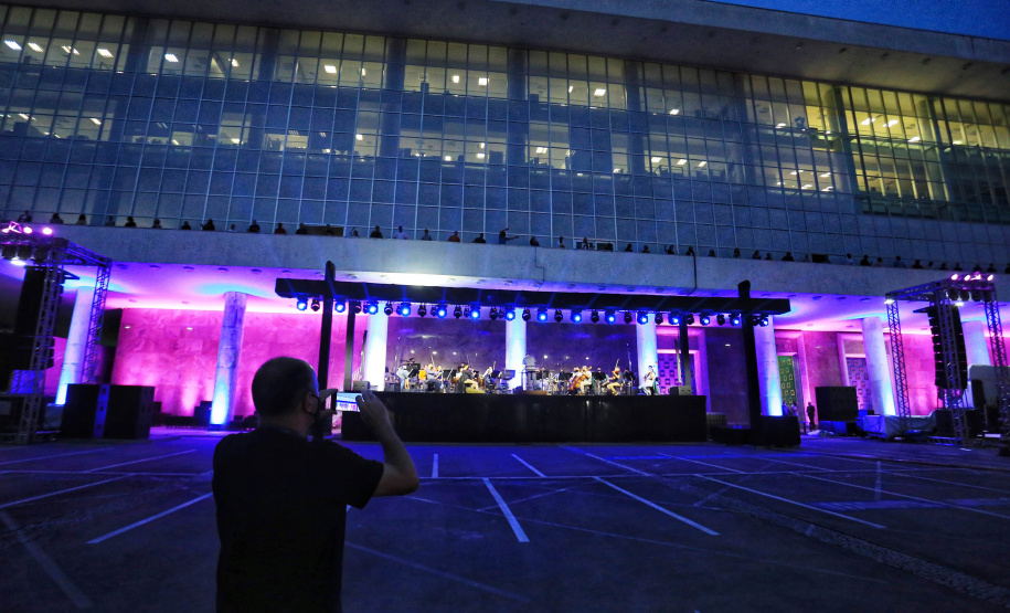 César Menotti e Fabiano participarão da abertura do Natal do Palácio Iguaçu