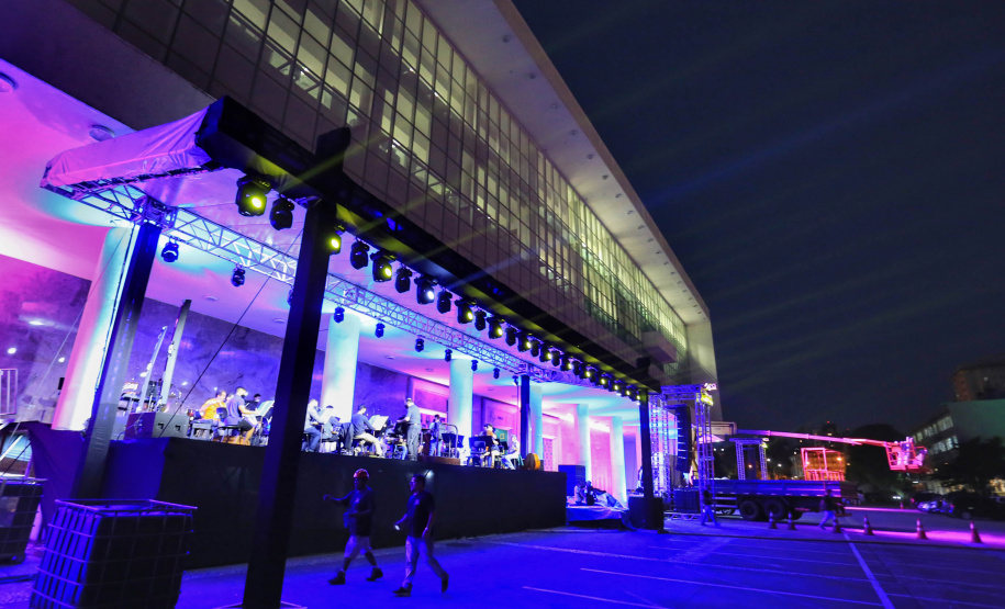 César Menotti e Fabiano participarão da abertura do Natal do Palácio Iguaçu