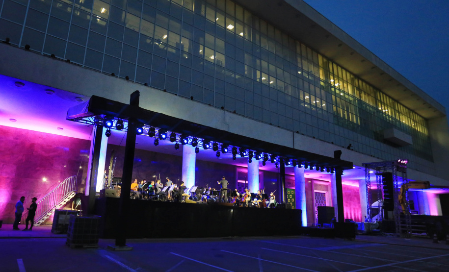 César Menotti e Fabiano participarão da abertura do Natal do Palácio Iguaçu