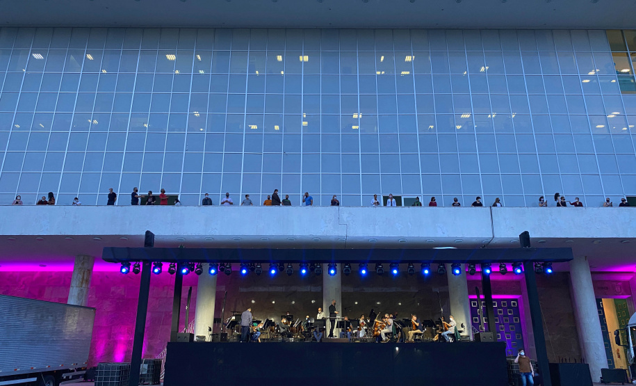César Menotti e Fabiano participarão da abertura do Natal do Palácio Iguaçu