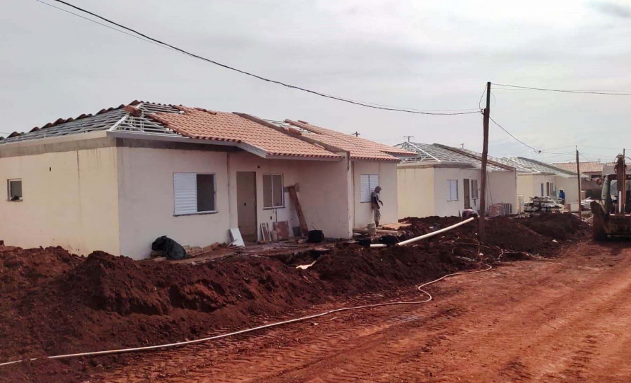 Terminam na próxima terça-feira (30) as inscrições para habilitação dos interessados em participar da seleção das 40 moradias do condomínio para idosos em construção em Cornélio Procópio, no Norte Pioneior. O empreendimento recebeu mais de R$ 3,3 milhões do Governo do Estado por meio do programa Casa Fácil Paraná, na modalidade Viver Mais, e as obras já ultrapassaram 52% de conclusão. (Foto: Michael Faleiros/Cohapar)