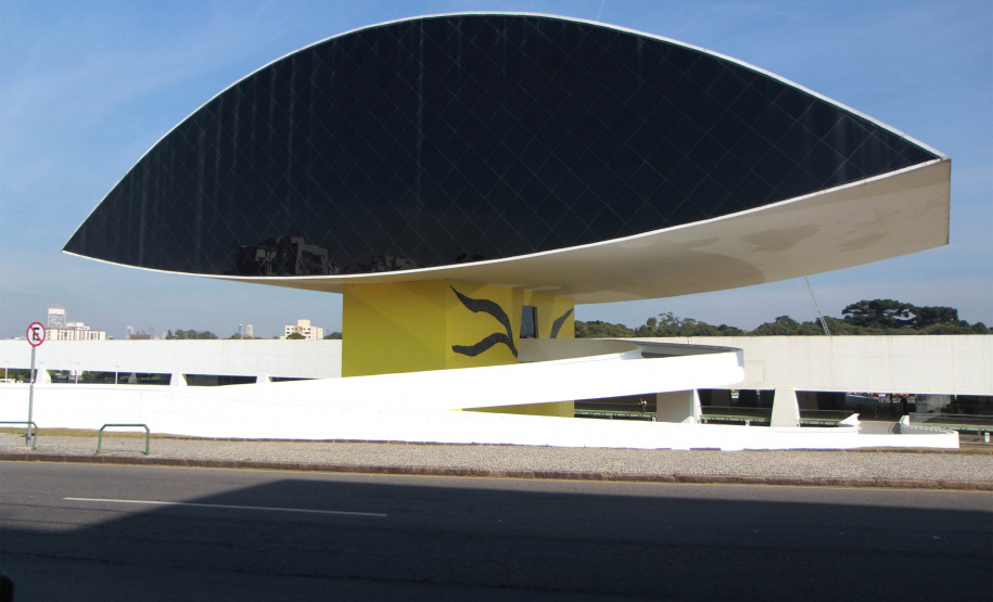 Museu Oscar Niemeyer (MON)