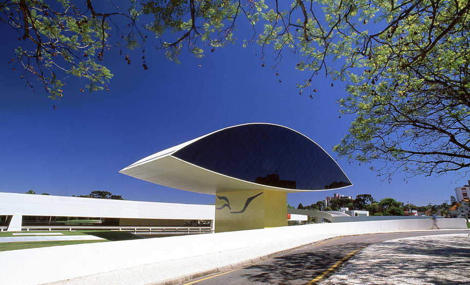 Museu Oscar Niemeyer (MON)