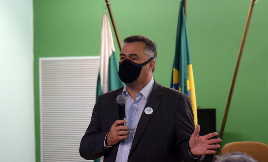 O secretário de Estado da Saúde, Beto Preto, acompanhou o encerramento do ano letivo do curso Técnico em Enfermagem da Escola de Saúde Pública. - Curitiba, 23/11/2021 - Foto: Américo Antonio/SESA