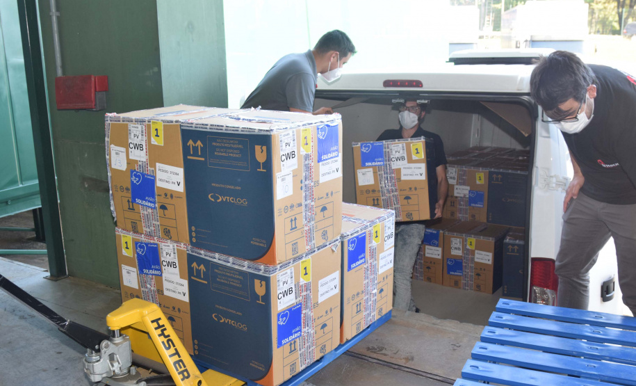 170.820 vacinas contra a Covid-19 que chegaram ao Paraná são para adolescentes . Foto: Américo Antonio/SESA