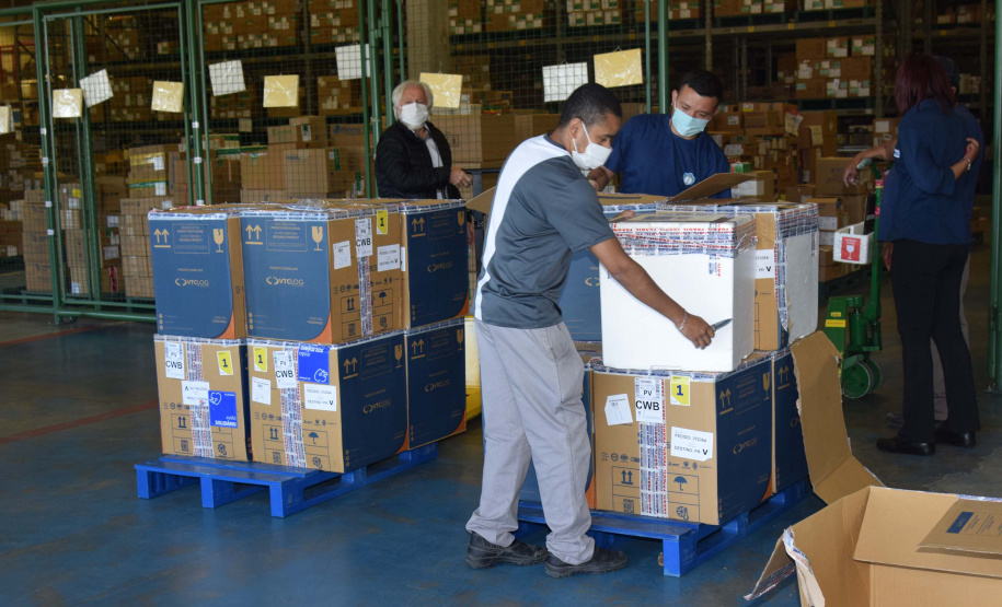 170.820 vacinas contra a Covid-19 que chegaram ao Paraná são para adolescentes . Foto: Américo Antonio/SESA