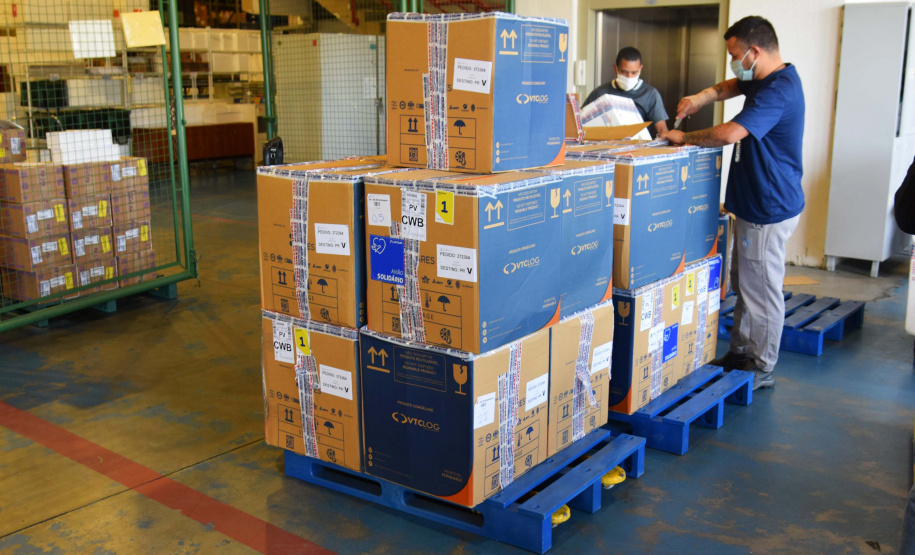 170.820 vacinas contra a Covid-19 que chegaram ao Paraná são para adolescentes . Foto: Américo Antonio/SESA