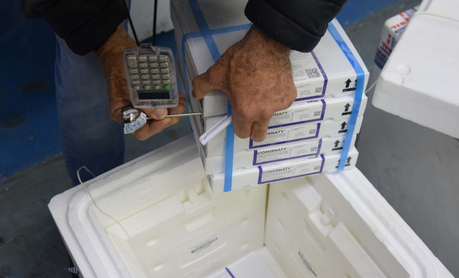 170.820 vacinas contra a Covid-19 que chegaram ao Paraná são para adolescentes . Foto: Américo Antonio/SESA