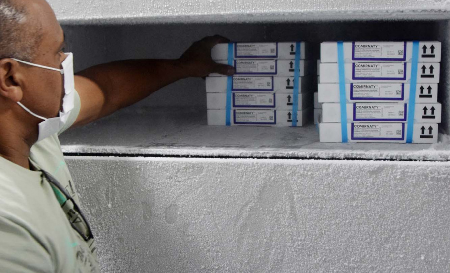 170.820 vacinas contra a Covid-19 que chegaram ao Paraná são para adolescentes . Foto: Américo Antonio/SESA