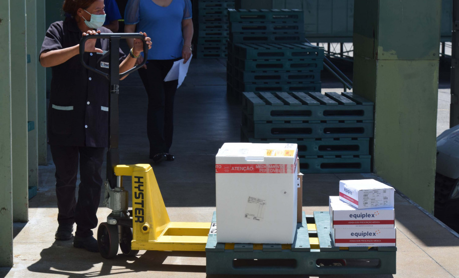 Estado distribui mais 474 mil vacinas contra a Covid-19 . Foto: Américo Antonio/SESA