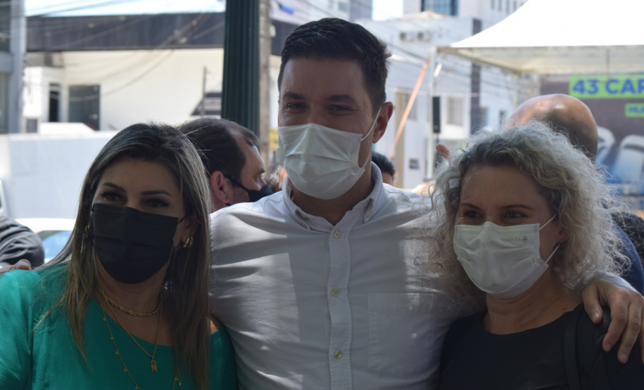 O Governo do Estado realizou mais uma entrega dos carros para Estratégia da Saúde da Família (ESF) neste sábado (13). Agora, os 15 municípios da 7ª Regional de Saúde de Pato Branco foram beneficiados com a doação de 43 automóveis, em um investimento de mais de R$ 1,4 milhão. - Pato Branco, 13/11/2021 - Foto: Américo Antonio/SESA