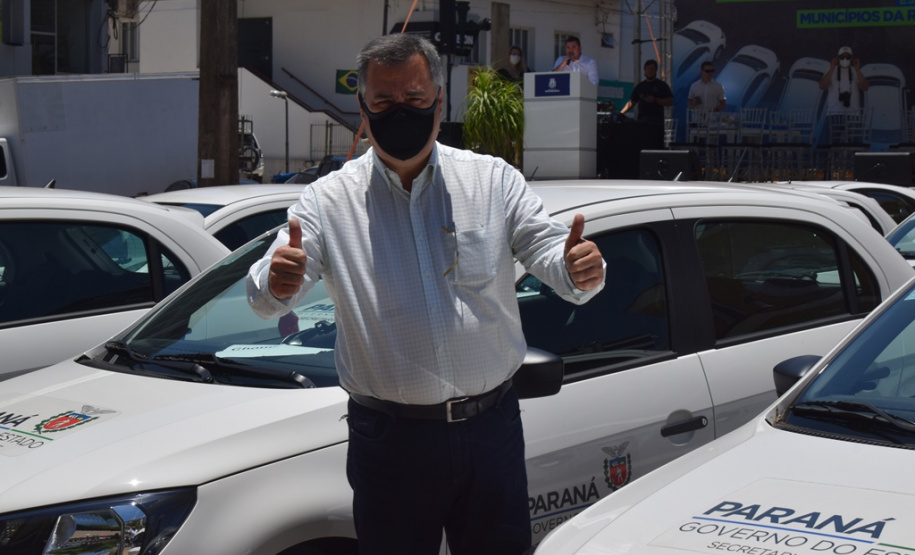 O Governo do Estado realizou mais uma entrega dos carros para Estratégia da Saúde da Família (ESF) neste sábado (13). Agora, os 15 municípios da 7ª Regional de Saúde de Pato Branco foram beneficiados com a doação de 43 automóveis, em um investimento de mais de R$ 1,4 milhão. - Pato Branco, 13/11/2021 - Foto: Américo Antonio/SESA