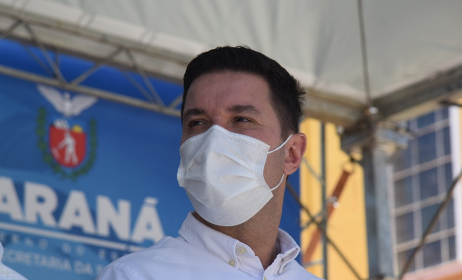 O Governo do Estado realizou mais uma entrega dos carros para Estratégia da Saúde da Família (ESF) neste sábado (13). Agora, os 15 municípios da 7ª Regional de Saúde de Pato Branco foram beneficiados com a doação de 43 automóveis, em um investimento de mais de R$ 1,4 milhão. - Pato Branco, 13/11/2021 - Foto: Américo Antonio/SESA