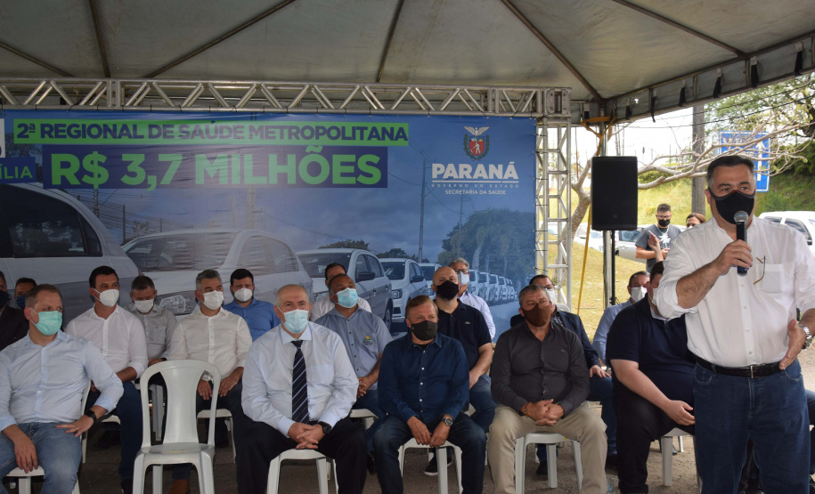 Estado entrega 108 veículos para municípios da Região Metropolitana de Curitiba
