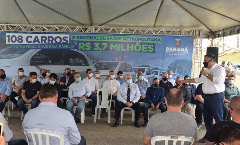 Estado entrega 108 veículos para municípios da Região Metropolitana de Curitiba