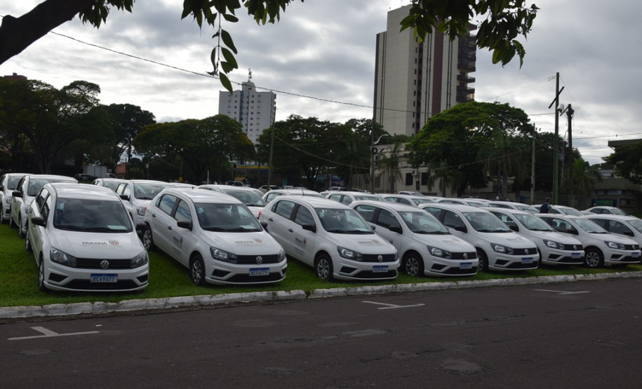 Estado entrega 26 veículos à Regional de Saúde de Cianorte e assina convênio de R$ 5,1 milhões