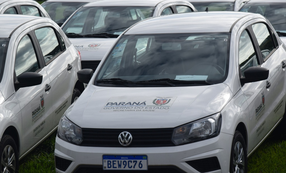 Estado entrega 26 veículos à Regional de Saúde de Cianorte e assina convênio de R$ 5,1 milhões