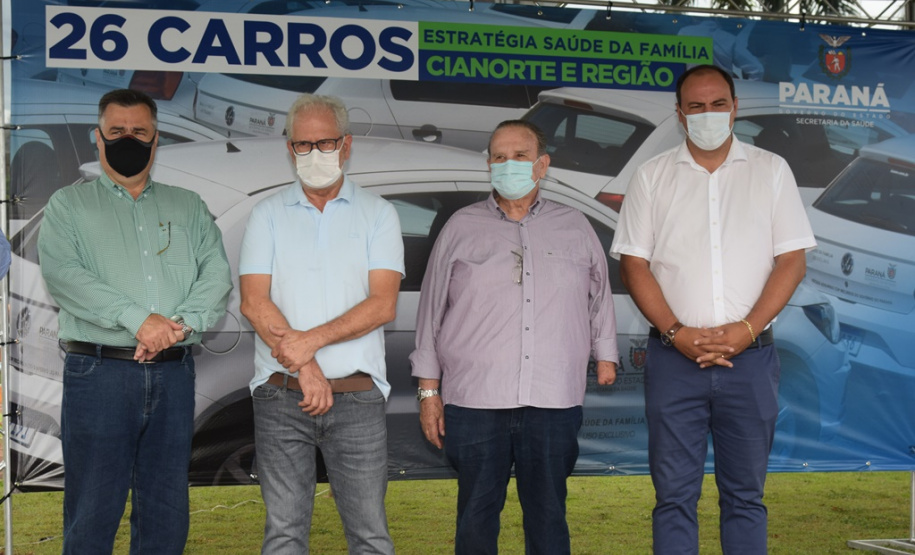 Estado entrega 26 veículos à Regional de Saúde de Cianorte e assina convênio de R$ 5,1 milhões