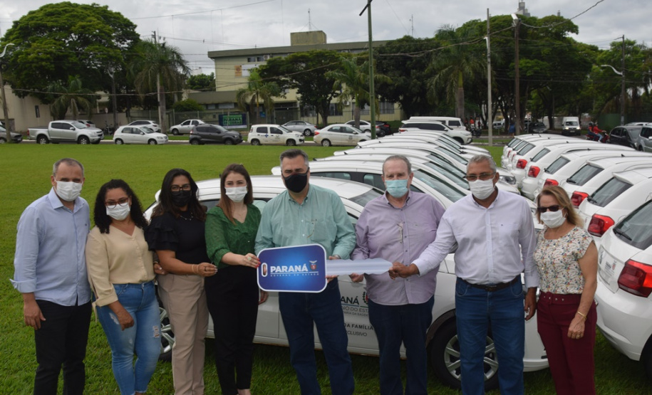 Estado entrega 26 veículos à Regional de Saúde de Cianorte e assina convênio de R$ 5,1 milhões