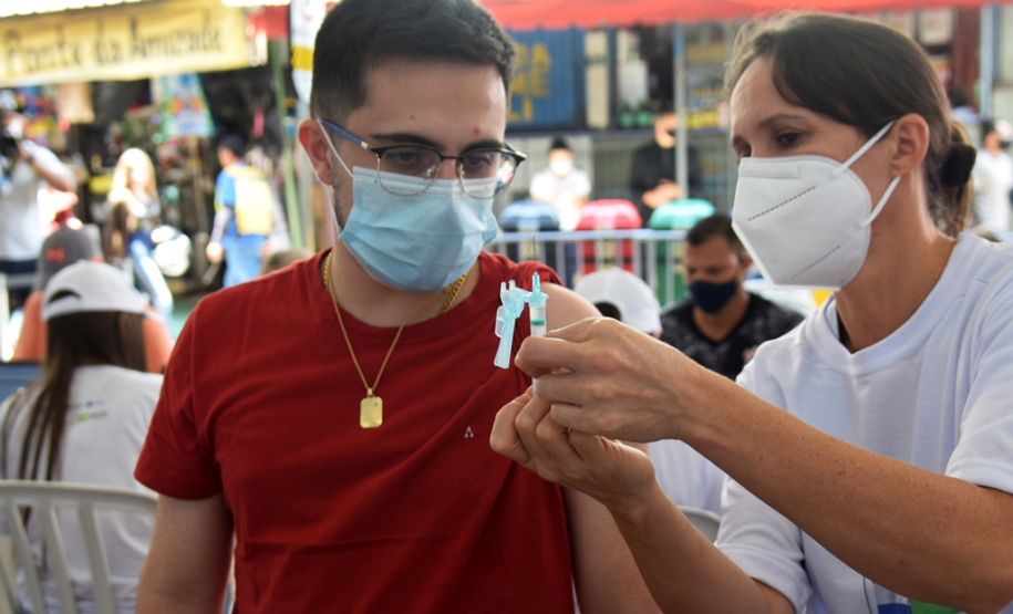 Paraná e ministérios do Brasil e Paraguai promovem testagem e vacinação na fronteira