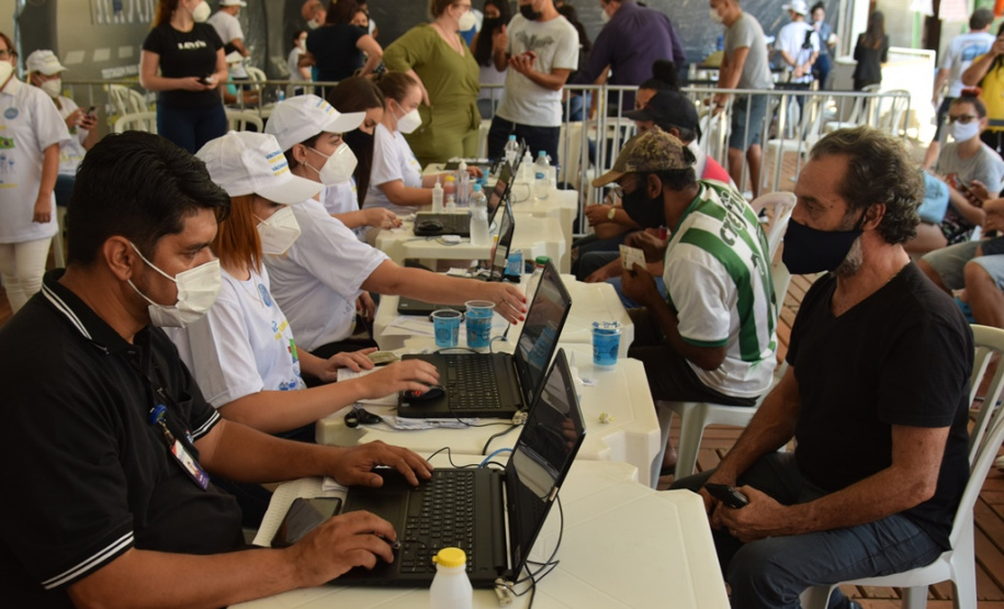 Paraná e ministérios do Brasil e Paraguai promovem testagem e vacinação na fronteira