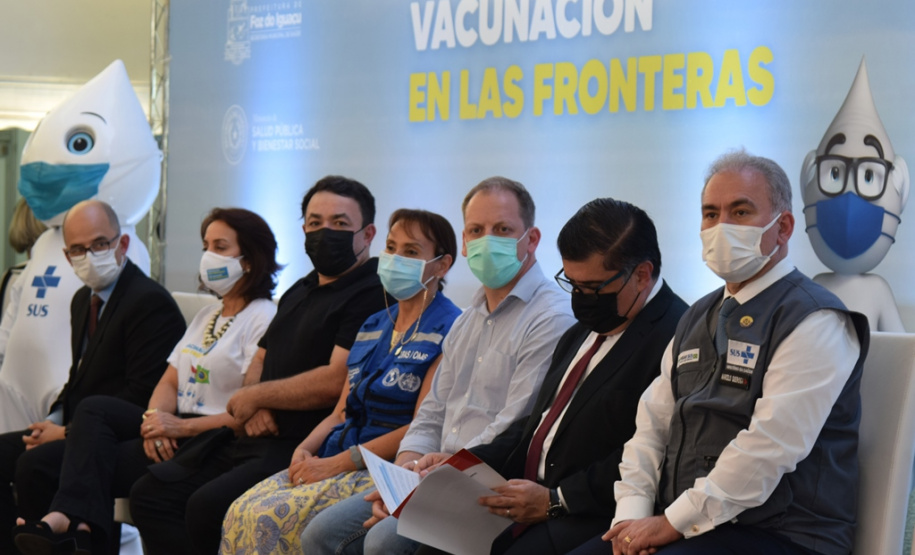 Paraná e ministérios do Brasil e Paraguai promovem testagem e vacinação na fronteira