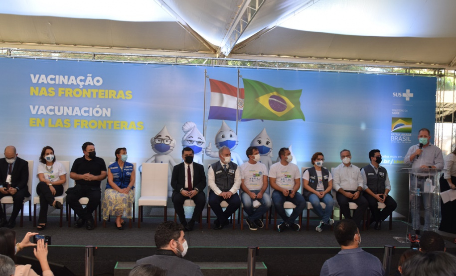 Paraná e ministérios do Brasil e Paraguai promovem testagem e vacinação na fronteira