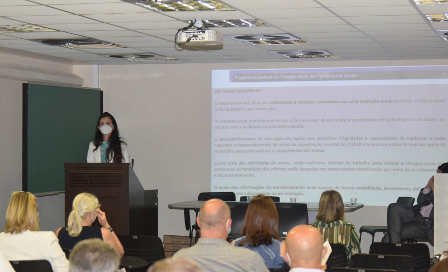 O secretário de Estado da Saúde, Beto Preto, reuniu as 22 Regionais nesta segunda-feira (22) para alinhar novas ações da pasta, de maneira descentralizada. Cada uma das regionais foi representada pelo diretor ou servidor responsável para expor dificuldades e dúvidas nos mais diversos assuntos relacionados ao futuro da Saúde do Estado. - Curitiba, 22/11/2021 - Foto: Américo Antonio/SESA