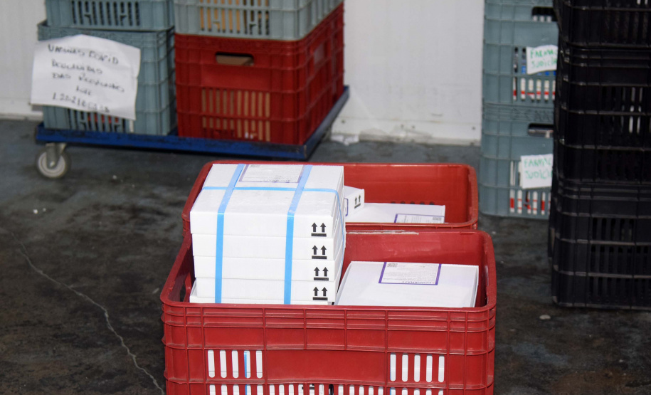 Mais 67,8 mil vacinas contra a Covid-19 chegaram ao Paraná nesta terça-feira. Foto: Américo Antonio/SESA