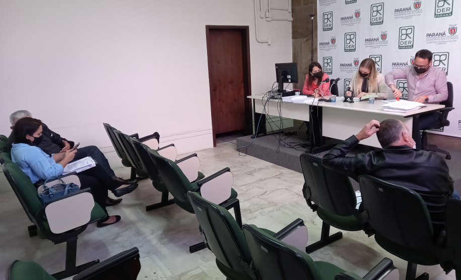 Abertura dos envelopes de habilitação da conservação dos lotes 1, 4 e 5 das rodovias estaduais do anel de integração após o término dos pedágios - Curitiba, 12/11/2021 - Foto: DER