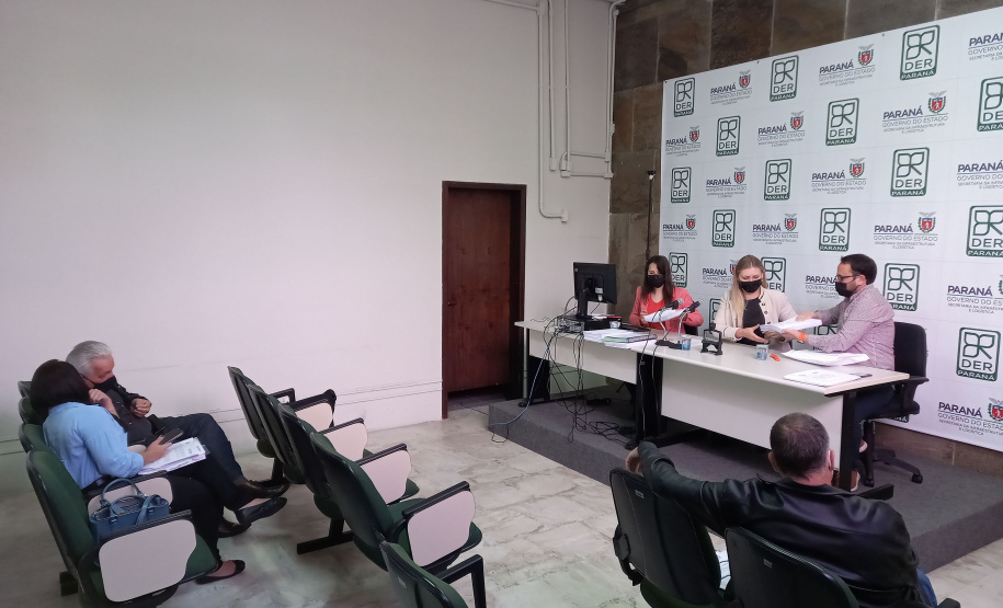 Abertura dos envelopes de habilitação da conservação dos lotes 1, 4 e 5 das rodovias estaduais do anel de integração após o término dos pedágios - Curitiba, 12/11/2021 - Foto: DER