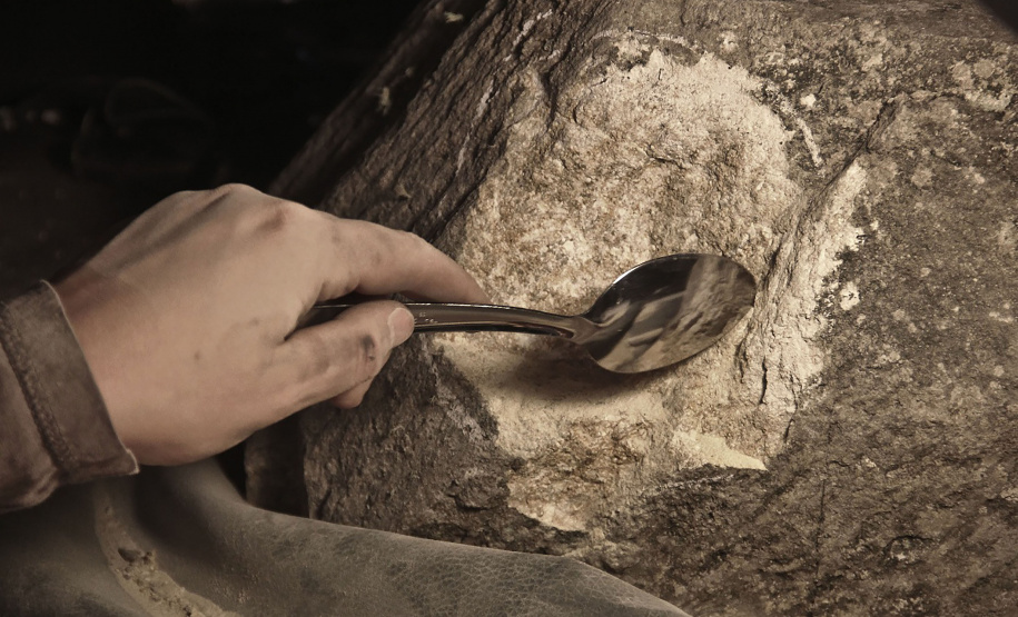Érica Storer traz ao Museu Paranaense performance artística de longa duração - Foto: SECC